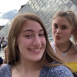 Meet your Posher, Ellie